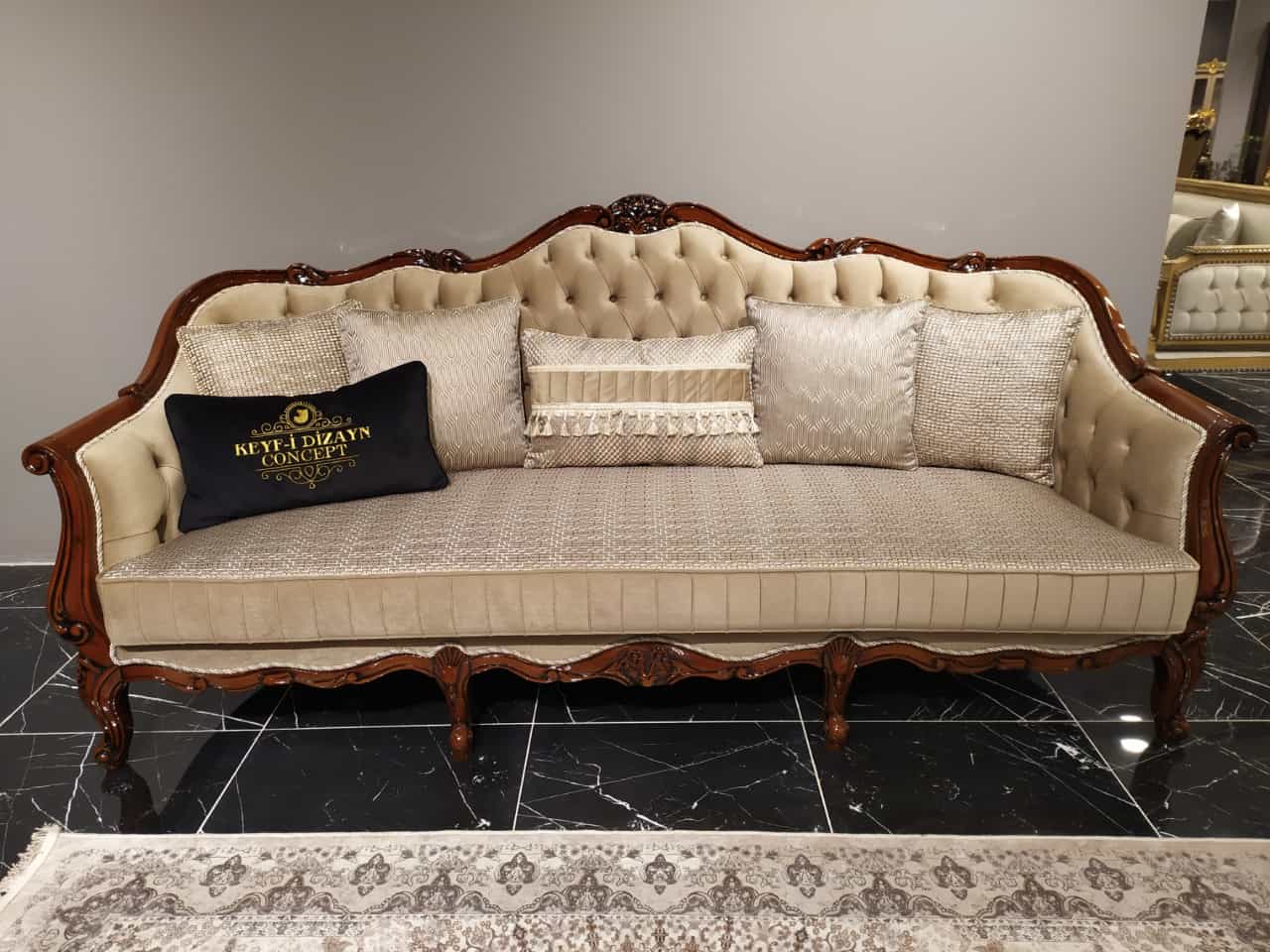 Nil Classic Sofa Set